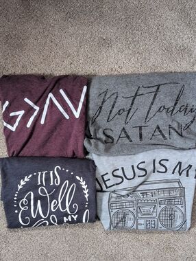 Women's Faith, Jesus Graphic Short Sleeve Tee Lot Sz Small